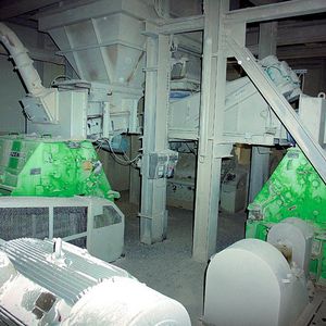 Bild 1: Hammermühlen laufen meist im Dauerbetrieb, deswegen sparen IE3 Motoren gerade hier sehr viel Energie. Zusätzlich sind Anlagenhersteller mit IE3 Motoren weltweit bestens für kommende gesetzliche Anforderungen gewappnet. 