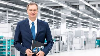 Dr. Oliver Jung: „Wir haben unsere Belegschaft sicher durch das Krisenjahr geführt und eine gute Basis geschaffen, um für die wieder anlaufende Weltkonjunktur bereit zu sein. Gleichzeitig gibt es uns den finanziellen Freiraum, auch jetzt in unsere Zukunft zu investieren“. (Festo)