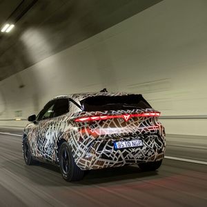 Drei Launch-Editionen sind vorgesehen: Dynamic, Dynamic Plus mit 211 PS und VZ Extreme mit 226 PS.(Bild:  Seat via aum)