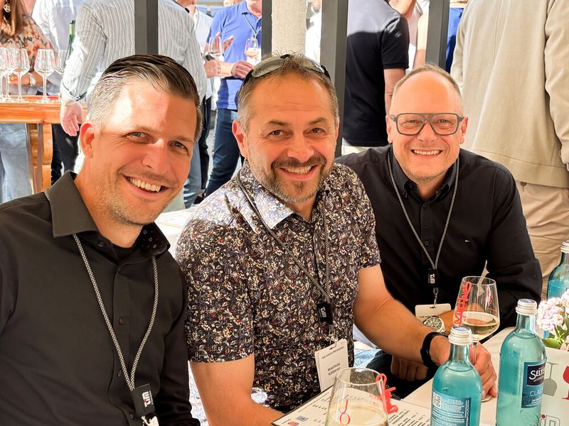 Das Lenovo-Team fühlt sich wohl – (v. l.) Daniel Wyrsch, Matthias Kälberer, Volker Laufer. (Bild: TIM AG)