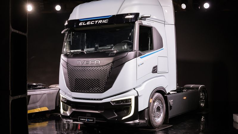 Iveco hat einen elektrisch angetriebenen Schwerlast-Lkw vorgestellt.(Bild:  Iveco)
