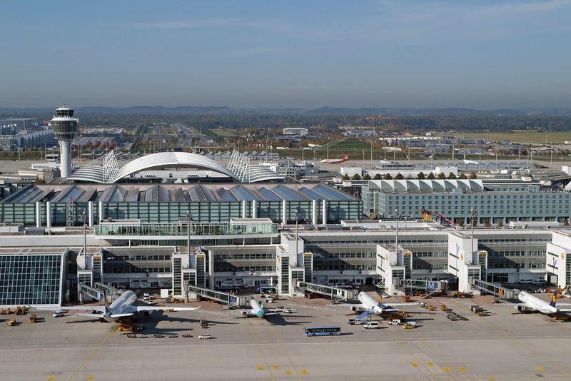Unter der Erde des Terminal 2 geht die Reise der Koffer und Taschen los (Bild: Flughafen München)