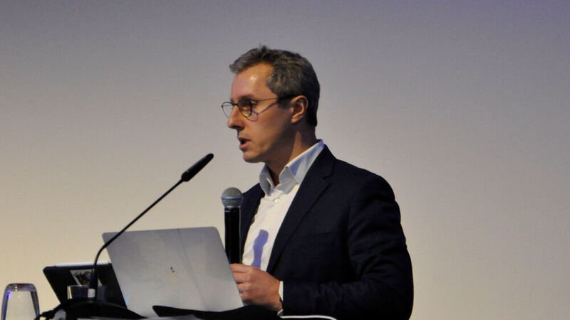 Guillaume Pelletreau, Geschäftsführer von Nissan Center Europe, rief die Händler dazu auf, Chancen in den aktuellen Herausforderungen zu sehen.  (Simon/»kfz-betrieb«)