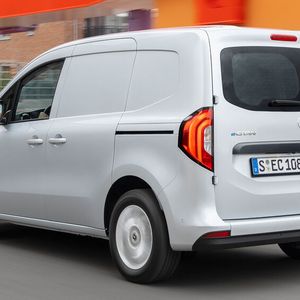 Die Normreichweite liegt bei 280 Kilometern.(Bild:  ©Mercedes-Benz AG)