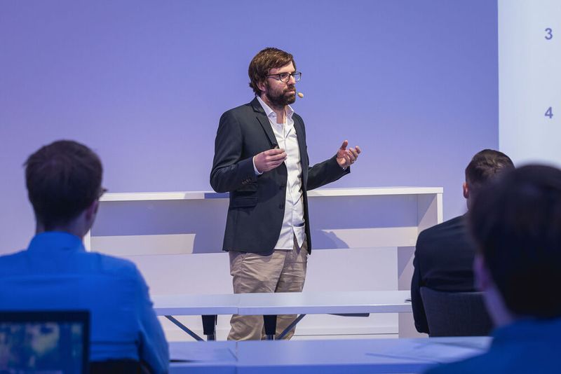 Unter dem Motto „Power of Electronics” versammelten wir am 18. und 19. Oktober 2022 sechs Elektronikkonferenzen in Würzburg: Entwicklerforum Leistungselektronik, DC/DC-Wandler-Tag, Schaltnetzteiletag, Batteriepraxis Forum, Praxisforum Elektrische Antriebstechnik und Cooling Days. Auch 2023 findet Power of Electronic statt. Merken Sie sich bereits jetzt den Termin vor: 17. bis 18. Oktober 2023.  (Bild: Stefan Bausewein )