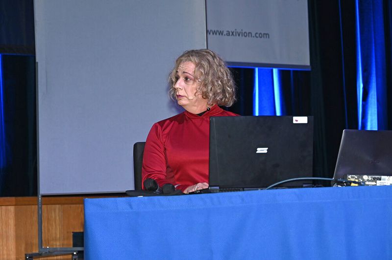 Die Abendveranstaltung: Die ESE-prise machte sich auf die Suche nach dem Ursprung des Kongresses und stieß dabei auf einige antike Videoclips, die Licht ins Dunkel brachten.  (Bild: ESE Kongress)