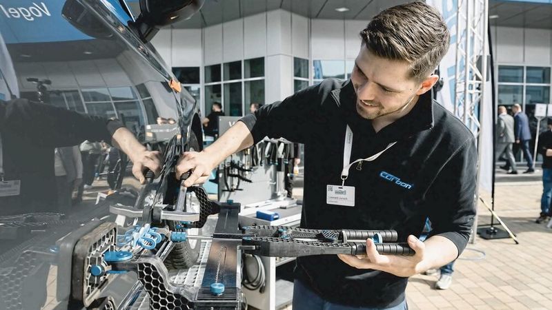 Carbon wird mit seinen Systemen erneut im Außenbereich der WKST präsent sein und Instandsetzung zum Anfassen bieten.(Bild:  Stefan Bausewein)