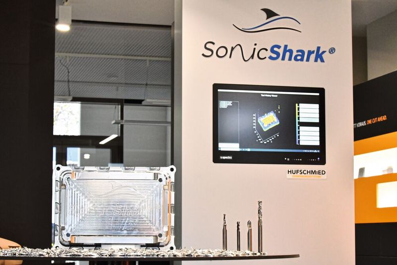 Die Cloud-Plattform CEW dient auch als Datenspeicher des akustischen In-Line-Qualitätskontrollsystems Sonic Shark.(Bild:  Hufschmied Zerspanungssysteme)
