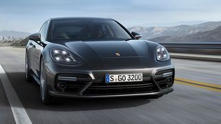 Porsche präsentierte die zweite und völlig neuentwickelte Modellgeneration des Porsche Panamera Turbo. (Porsche)