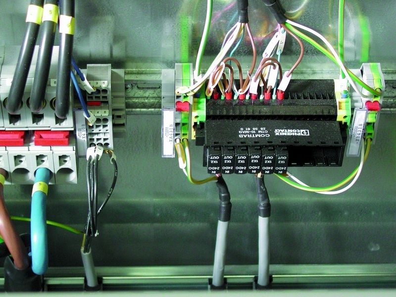 2 Überspannungsableiter  ...Comtrab-modular zum Schutz der Signalleitungen. Bilder 1+2: Phoenix Contact (Archiv: Vogel Business Media)