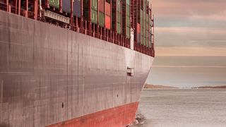 Der autarke IC mit Temperatursensor eignet sich für Speditionen, um bei Wirtschaftsgütern, Lebens- oder Arzneimitteln die Temperatur zu überwachen. (gemeinfrei)