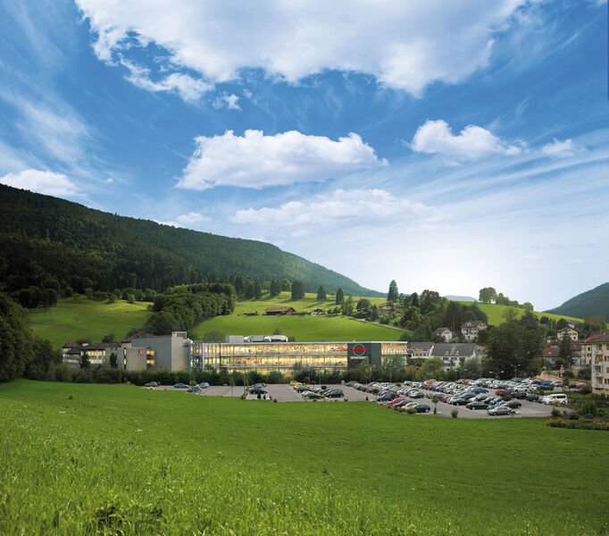 Sonceboz liegt im Berner Jura, der Kernregion von Mikrotechnik und Uhrmacherei. (Sonceboz)