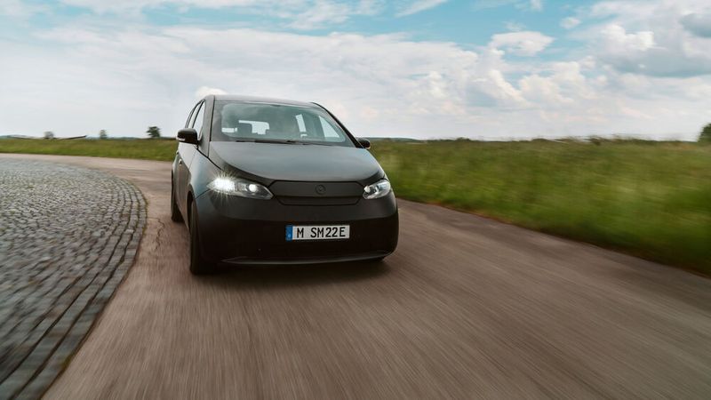 Starten soll der Sion Anfang 2023 und ab 25.500 Euro zu haben sein.  (Sono Motors)