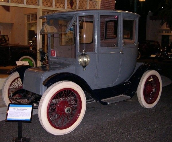Detroit Electric Brougham von 1915 (Sfoskett, GNU Free Documentation License)