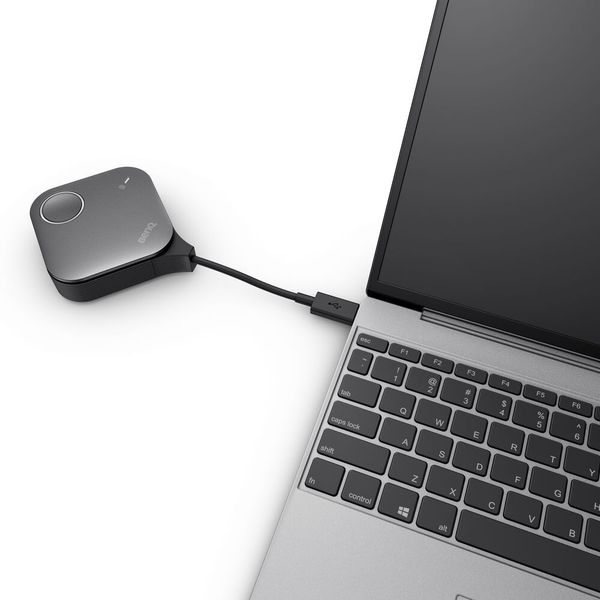 Die Buttons kommen ohne Treiber und ohne Einbindung in ein Firmen-WLAN aus. Sie ermöglichen eine 4K-UHD-Übertragung und eine Touchback-Steuerung. Auf dem Host-Button sitzt noch eine zusätzliche Splitscreen-Taste. (Bild: Benq)