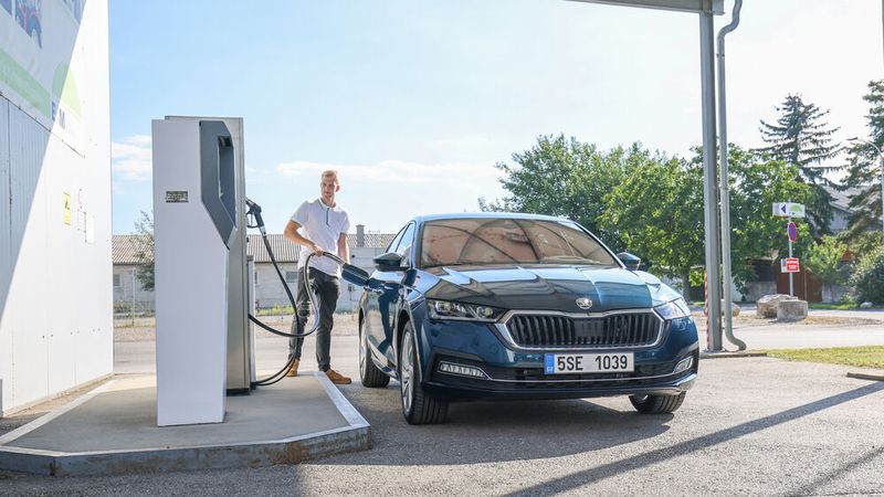 Das Erdgasmodell kommt rund 500 Kilometer weit. (Bild: Skoda)
