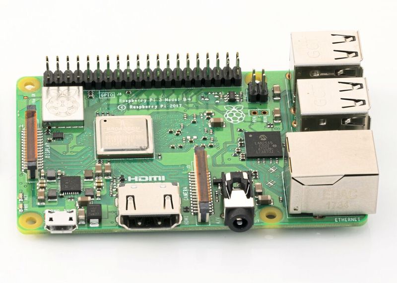 Raspberry Pi 3B+: 1,4 GHz Takt, WLAN-ac im 2,4- und 5,0-GHz-Band und GBit-Ethernet (Bild: Farnell)