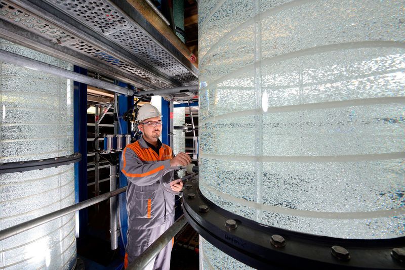 Die neue Technikumsanlage im Chempark Dormagen bildet die Kläranlage der Currenta im Maßstab 1:10.000 ab.Sie ermöglicht u.a. eine rasche und risikolose Prüfung von betrieblichen Abwässern auf biologische Abbaubarkeit unter den Bedingungen der benachbarten Industriekläranlage.
 (Currenta)
