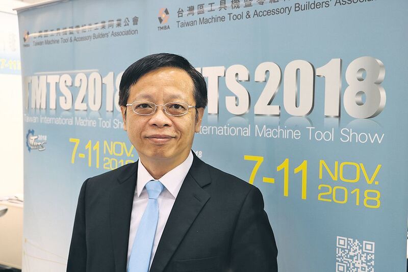 Carl C.C. Huang, Präsident des TMBA (Taiwan Machine Tool & Accessory Builders' Association), freut sich über die hohe Qualität der Besucher. Zwar sind China und Japan die größten Abnehmer taiwanesischer Machinen und Werkzeuge, doch erwartet Huang einen wachsenden Markt in Europa im hohen einstelligen Prozentbereich (Gillhuber)