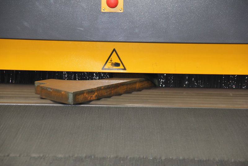 ... und kommen sauber entgratet und mit verrundeten Kanten wieder heraus. (Bild: Itasse)