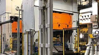 AP&T wurde beauftragt, eine bestehende Tandemlinie mit fünf Pressen bei Spartanburg Steel Products Inc. vollständig zu automatisieren. (Bild: AP&T)