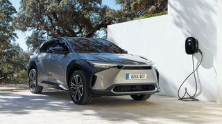 Nur kurz nach dem internationalen Marktstart gibt es eine große Rückrufaktion für den Toyota bZ4X und sein Schwestermodell, den Subaru Solterra. (Bild: Toyota)