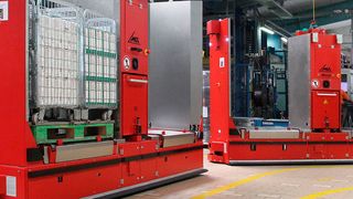 In der Molkerei bei ELSA können die fahrerlosen Transportfahrzeuge (FTF) auch in engen Umgebungen Quer- und Diagonalbewegungen durchführen. (MLR)