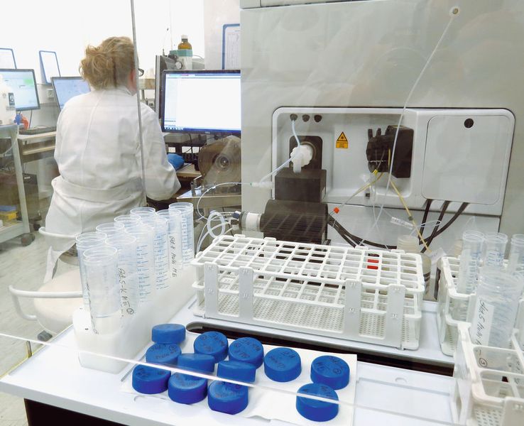 Abb. 2b: ... und einer ICP-MS-Messung, mit der 23 Elemente bestimmt werden können. Lediglich bei Gold wird die Analyse mittels AAS ausgeführt.  (Bild: Institut Kirchhoff )