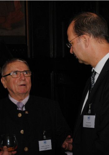 Im Gespräch: Klaus Dieter Breitschwert (li.), Präsident Kfz-Gewerbe Bayern, und ZDK-Hauptgeschäftsführer Axel Koblitz. (Foto: Baeuchle)