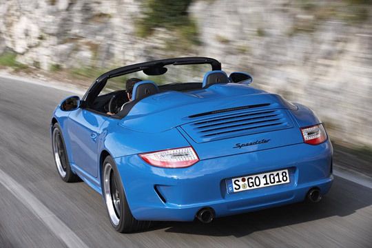 Diese strenge Limitierung schlägt sich im Preis nieder: Der Speedster kostet mit 201.467 fast doppelt soviel wie das 911 S Cabriolet, auf dem er basiert. (Archiv: Vogel Business Media)