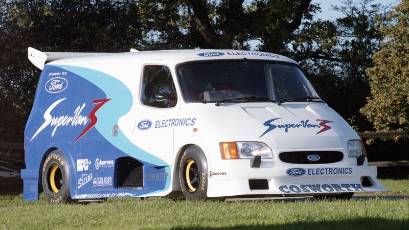 Der „Super Van“ aus dem Jahr 1995 war nur ein ungewöhnlicher Umbau des bekannten Transporters.(Bild:  Ford)