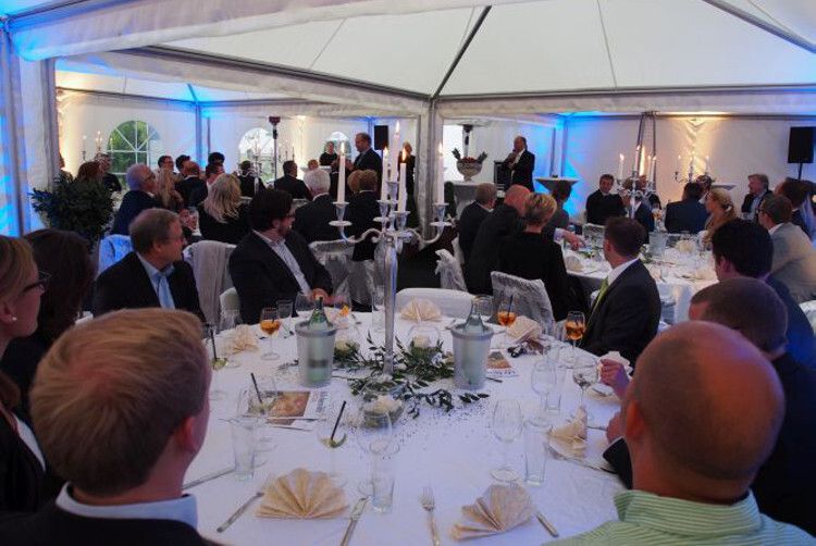 Die Teilnehmer mussten an diesem Abend jedoch nicht die Schulbank drücken... (Richter)