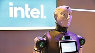 RoBee: Oversonics humanoider Assistenzroboter nutzt Intels Core-Ultra-300-SoC („Panther Lake“) für KI-Inferenz direkt im Gerät, etwa für Sprache, Wahrnehmung und einfache Entscheidungslogik. (Bild: Intel)