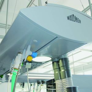  1  Die Medienflügel erlauben eine genau abgestimmte Versorgung mit Strom, Wasser und Gas.