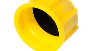 Die Schutzkappe GPN 802 basiert auf der GPN 800-Serie, allerdings hat sie eine zusätzliche Dichtscheibe.
 (Pöppelmann)