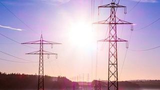 Im Praxisseminar „Energiemanagement in der Produktion“ wird Führungskräften produzierender Unternehmen das nötige Handwerkszeug zum Energiesparen beigebracht. (CC0 Public Domain)