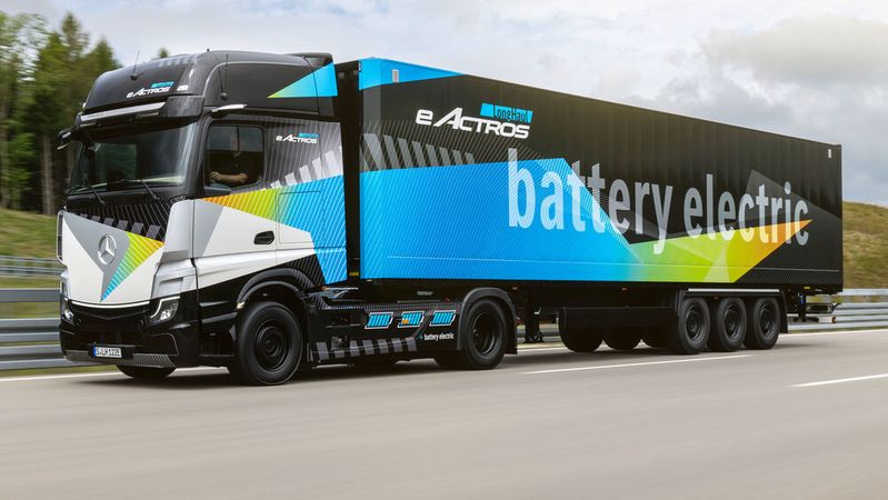 Der Batterie-Lkw überzeugt mit günstiger TCO-Rechnung.(Bild:  Daimler Truck)
