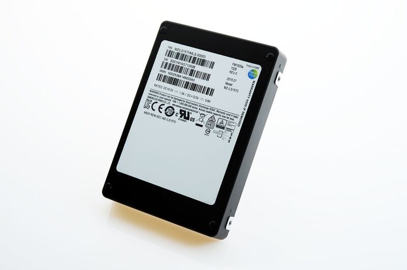 Mit 15,6 TB bietet die Samsung SSD PM1633a eine höhere Kapazität als jede HDD. (Bild: Samsung)