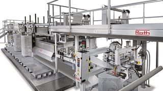 Das ist die Rothabow 600, eine automatisierte Anlage zur Herstellung von Prepregs für die Compositefertigung. Roth Composites Machinery hat sie für das Unternehmen Krempel aus Vaihingen/Enz entwickelt. (Roth Composite Machinery)