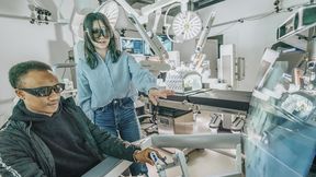 Ein Lehrprojekt an der Universität zu Lübeck bringt Studierende früh in Kontakt mit Forschungslaboren und stellt so einen starken Praxisbezug her. (Bild: Guido Kollmeier / Universität zu Lübeck)