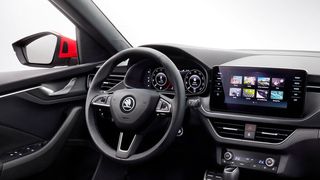 Nach einem Unfall erfolgt bei 26.000 Skoda-Modellen möglicherweise keine Kontaktaufnahme über das vorgeschriebene E-Call-Notrufsystem. (Skoda)