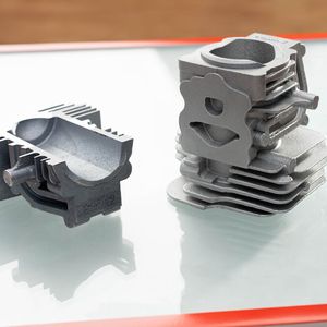 Cylinder head of a chainsaw engine (Material: AlSi10Mg)(Image: Frederik Watzka)