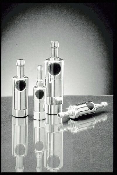 1956: Connectors – erste Diversifizierung im Bereich „Hydraulik und Pneumatik“ und Beginn der Herstellung von Schnellkupplungen. (Stäubli )