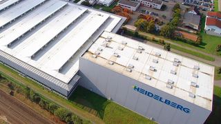 „Schöne“ Bescherung! Wie jetzt bekannt wurde, will Heidelberger Druckmaschinen rund 10 Prozent der Jobs in Wiesloch-Walldorf einsparen. Die Entscheidung soll die Zukunft des Druckmaschinenherstellers sichern helfen.  (Bild: Heidelberger Druckmaschinen)