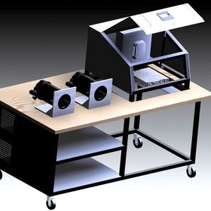 Das Starterkit für mobile Antriebstechnik ist komplett und betriebsbereit auf einer Werkbank aufgebaut.