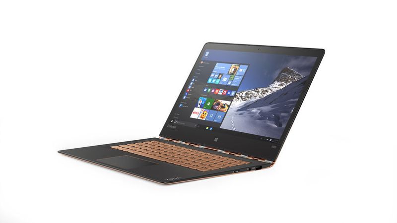 Das Lenovo Yoga 900S ist nicht nur ultraflach, sondern mit 999 Gramm auch sehr leicht. (Bild: Lenovo)