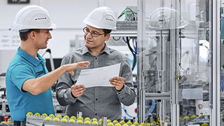 Das Seminar "Risikobeurteilung und Betriebsanleitung" der Vogel Akademie geht auf die Umsetzung der wichtigsten Anforderungen der Maschinenrichtlinie 2006/42/EG ein. (Phoenix Contact)