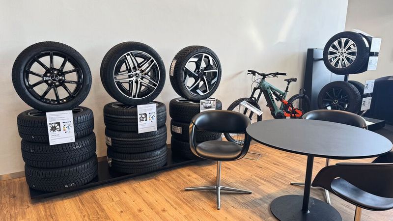 Hier stand der Online-Verkauf von Kompletträdern im Fokus – als weitgehend automatisierter Prozess, der für Kunden und Mitarbeiter viele analoge Tätigkeiten obsolet werden lässt. (Bild: Achter – VCG)