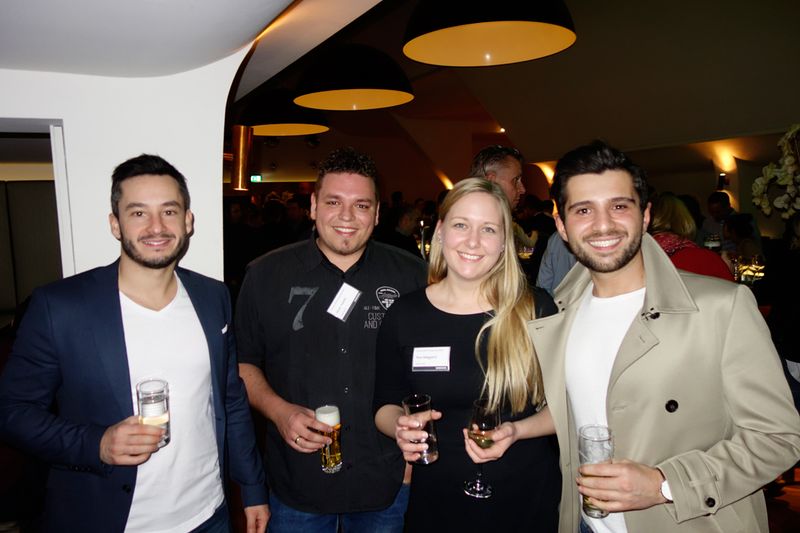 (v. l.) Dominik Heil, Samsung, Oliver Panitz und Tina Wiegand, S&K, und Birkan Yazici, Tech Data Maverick (Bild: IT-BUSINESS)