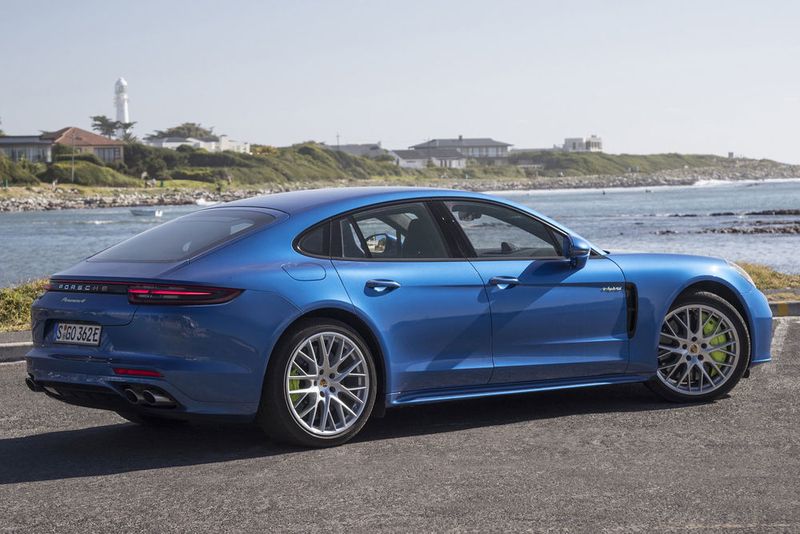 Sieger Kategorie Oberklasse: Porsche Panamera 4 E-Hybrid; relativer Werterhalt: 49,5 Prozent. (Porsche)